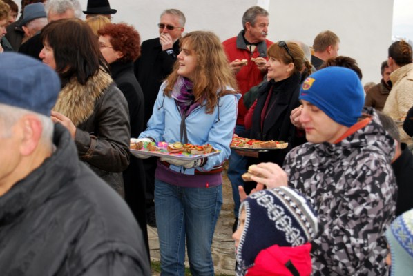 Gospodinje so pripravile okusne prigrizke za vse prisotne