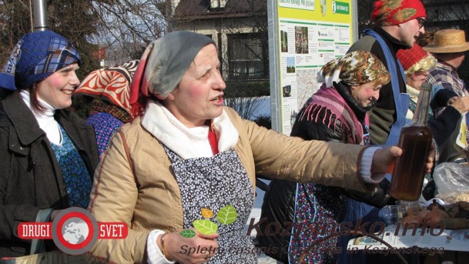 pustna trznica smarje