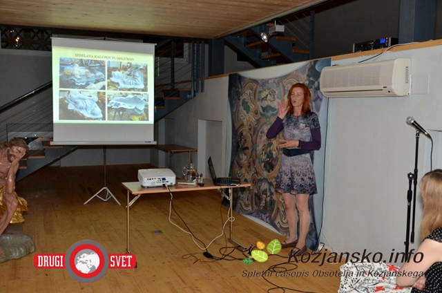 mag. Nuška Dolenc Kambič je predavala o restavriranju kipov šmarske kalvarije mag. Nuška Dolenc Kambič je predavala o restavriranju kipov šmarske kalvarije