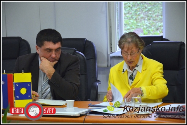 Konstitutivno sejo je po pravilniku vodila najstarejša članica Ana Koprivc.