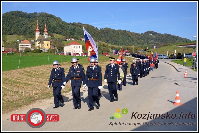 V gasilski paradi so sodelovali gasilci gasilskih društev GZ Šmarje pri Jelšah in iz drugih GZ