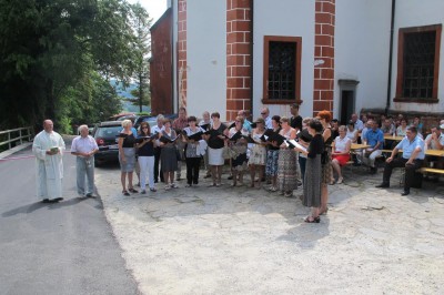 Na otvoritvi je zapel Mešani pevski zbor Podčetrtek z zborovodkinjo Mihaelo Pihler. Foto: OKo