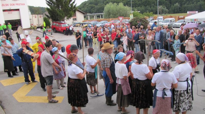 29kmecka_parada_pristava