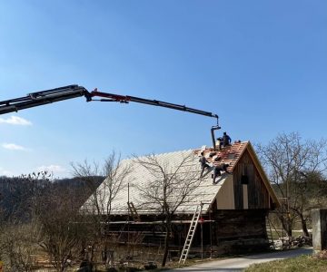 Obnova starega hrama pri Šmarju (foto Mira in Jože Čakš)