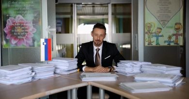 Gregor Bezenšek zaradi domnvenih groženj odstopa od kandidature za predsednika republike