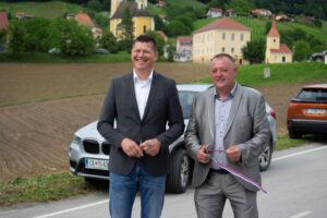 Župan Občine Šmarje pri Jelšah, Matija Čakš ter predsednik Krajevne skupnosti Sladka Gora, Gorazd Močnik