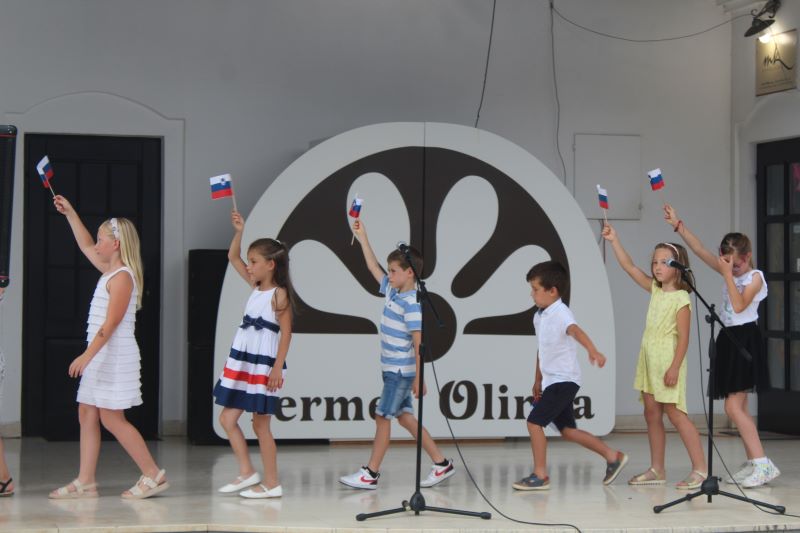 Otroci osnovne šole Podčetrtek (foto: Laura Plevnik)